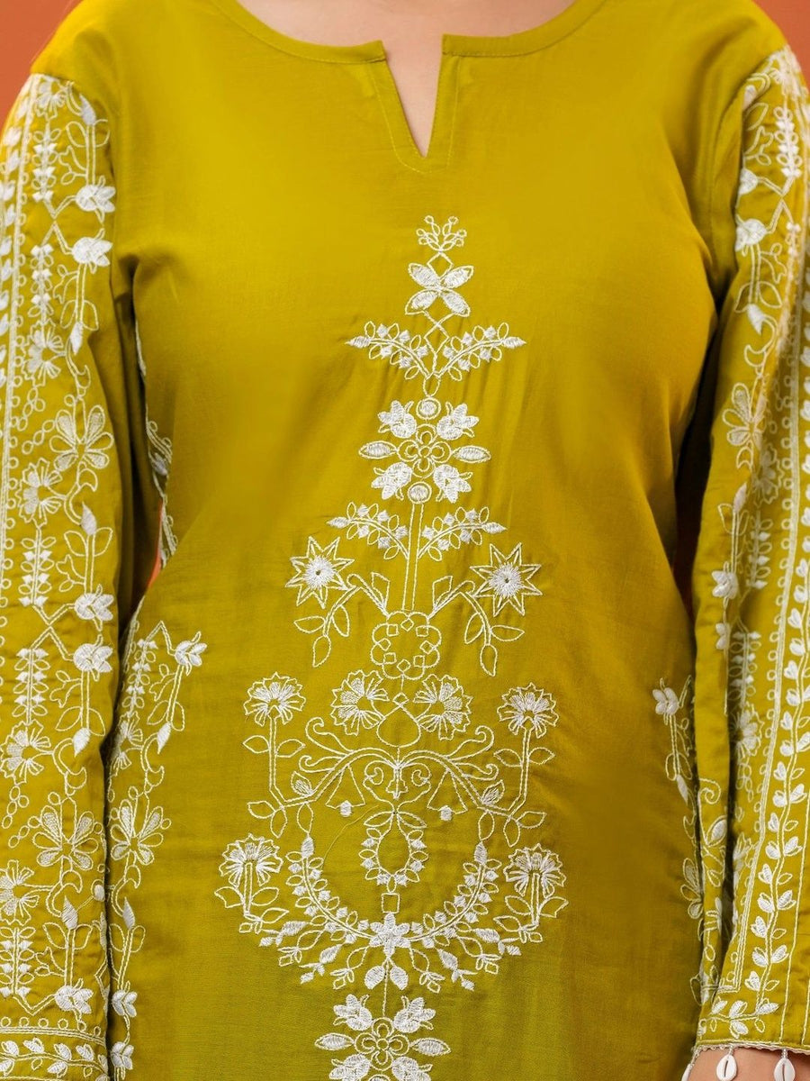 Green embroidered kurta set, dupatta detail