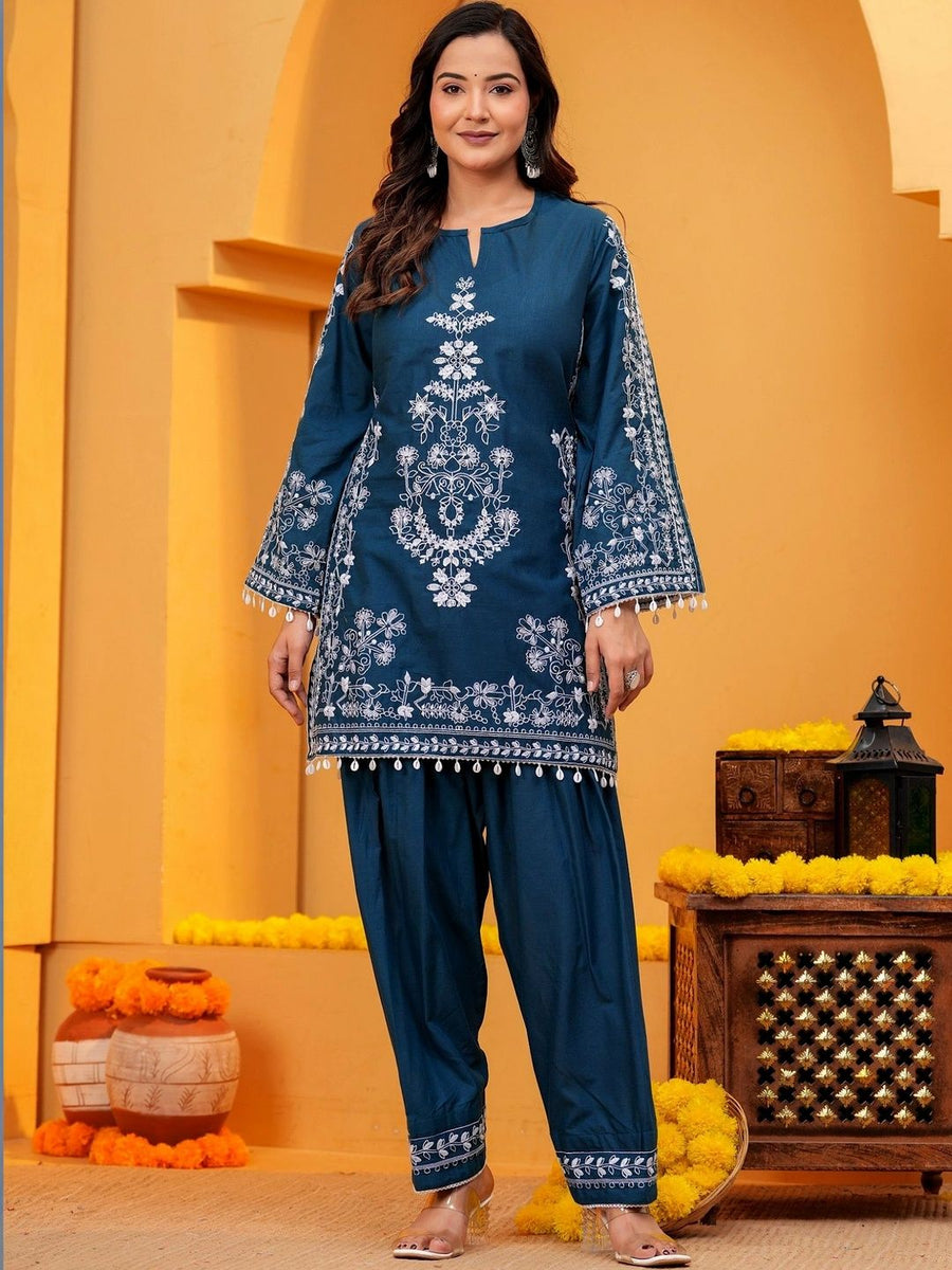 Blue embroidered kurta set, alternate view