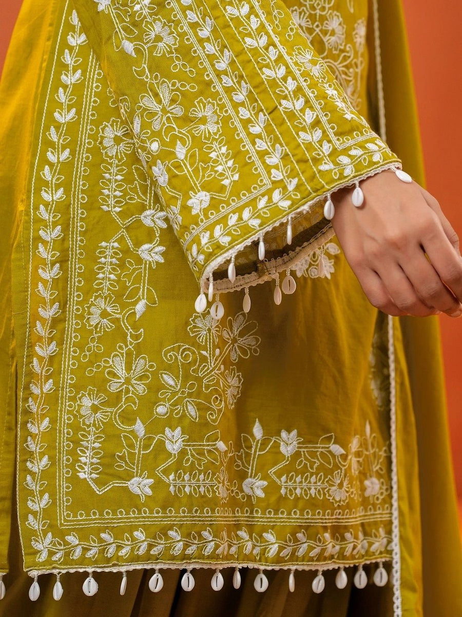 Green embroidered kurta set, embroidery detail