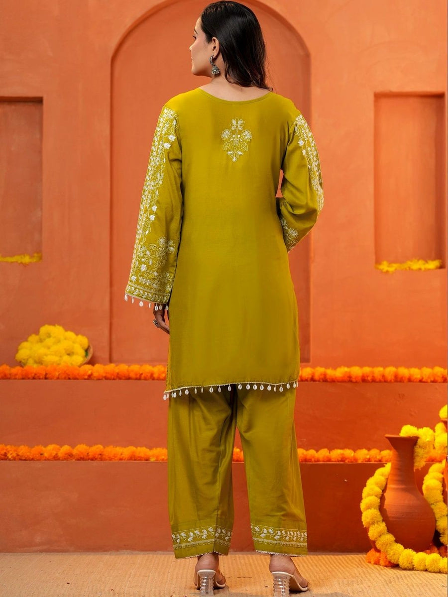 Green embroidered kurta set, alternate view