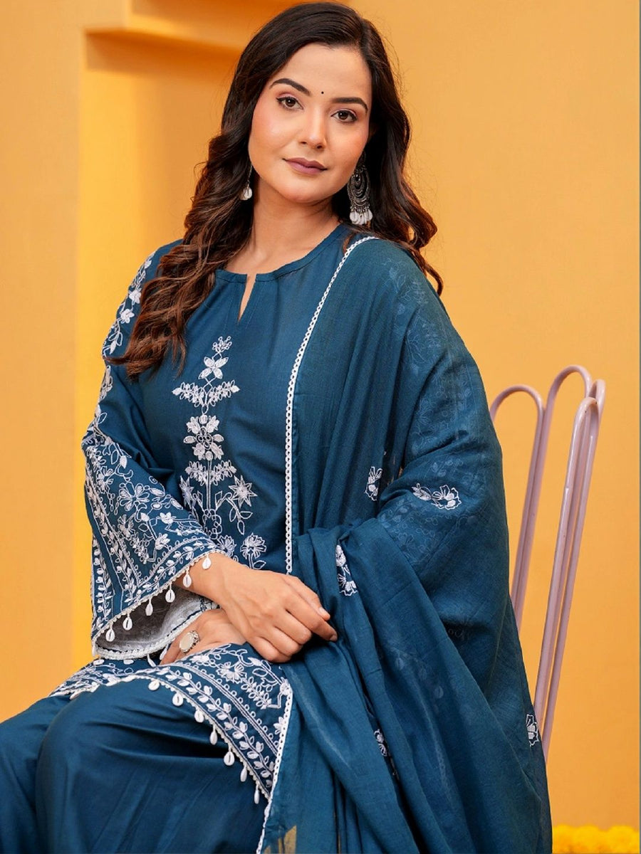 Blue embroidered kurta set, embroidery detail