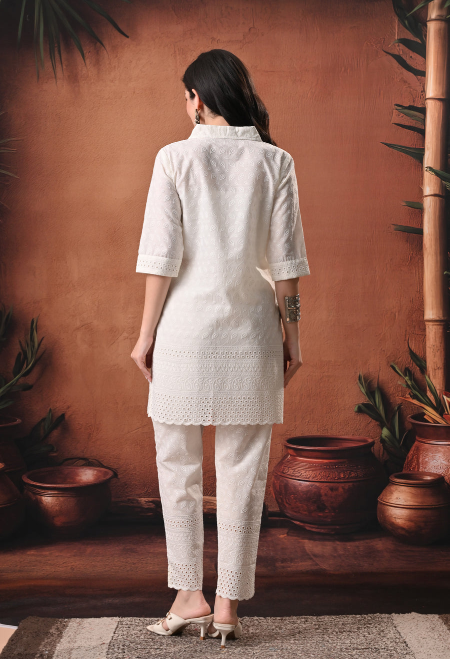 Rajputana Camisa ivory chikankari embroidered cotton kurta with trouser - back