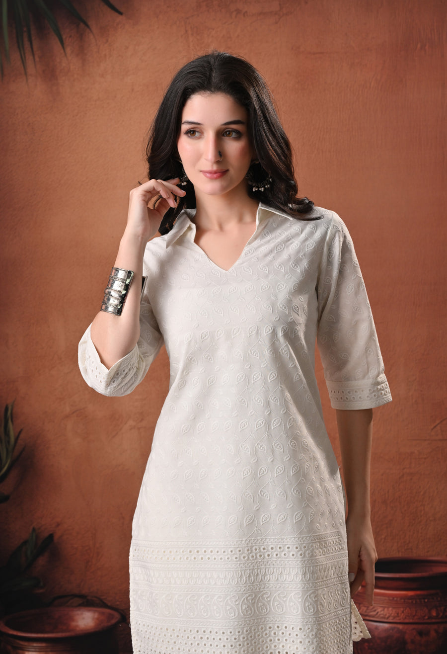 Rajputana Camisa ivory chikankari embroidered cotton kurta with trouser - front detail