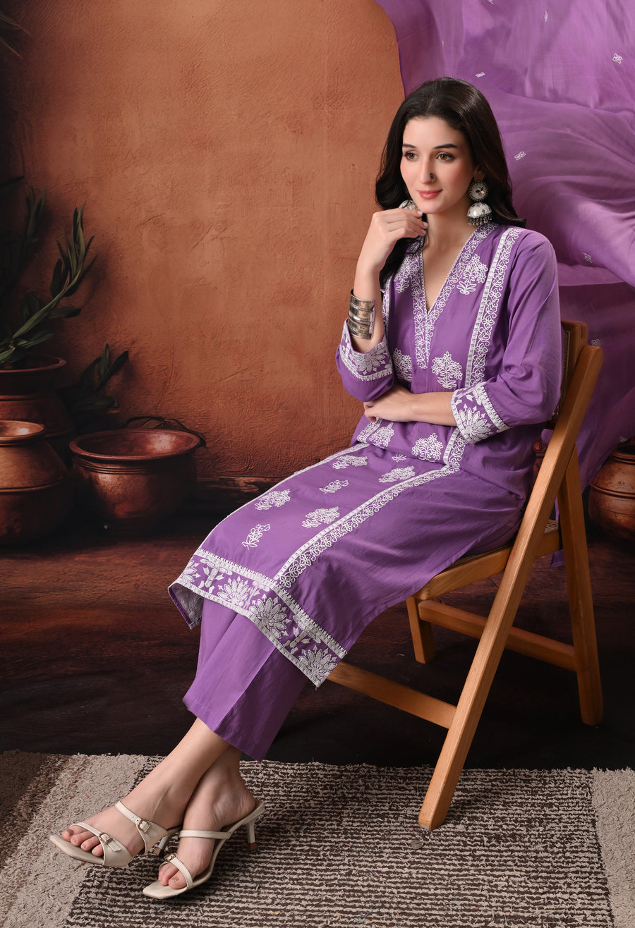 Rajputana Camisa purple embroidered cotton kurta with trouser and dupatta - detail