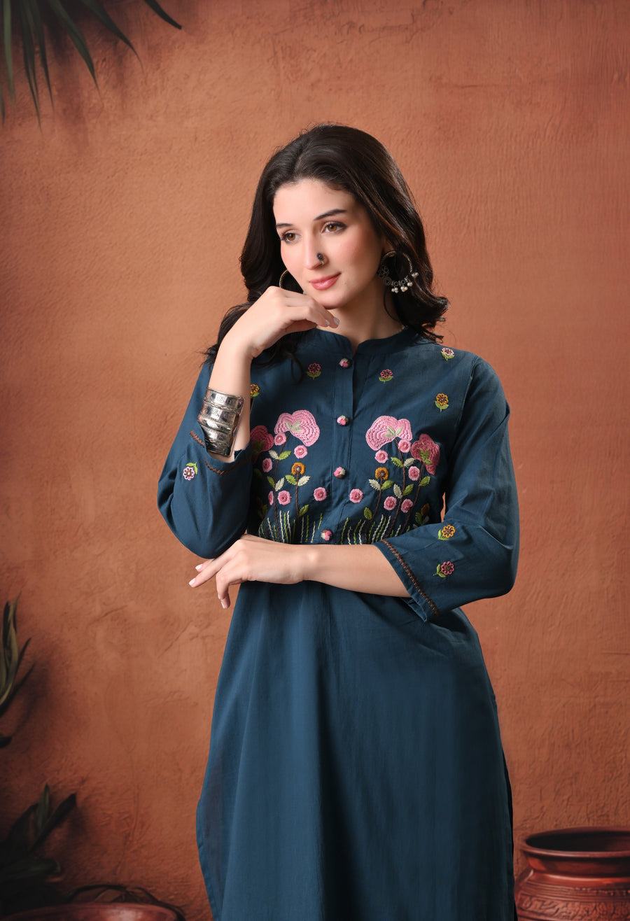Rajputana Camisa deep teal floral embroidered cotton kurta with trouser - detail