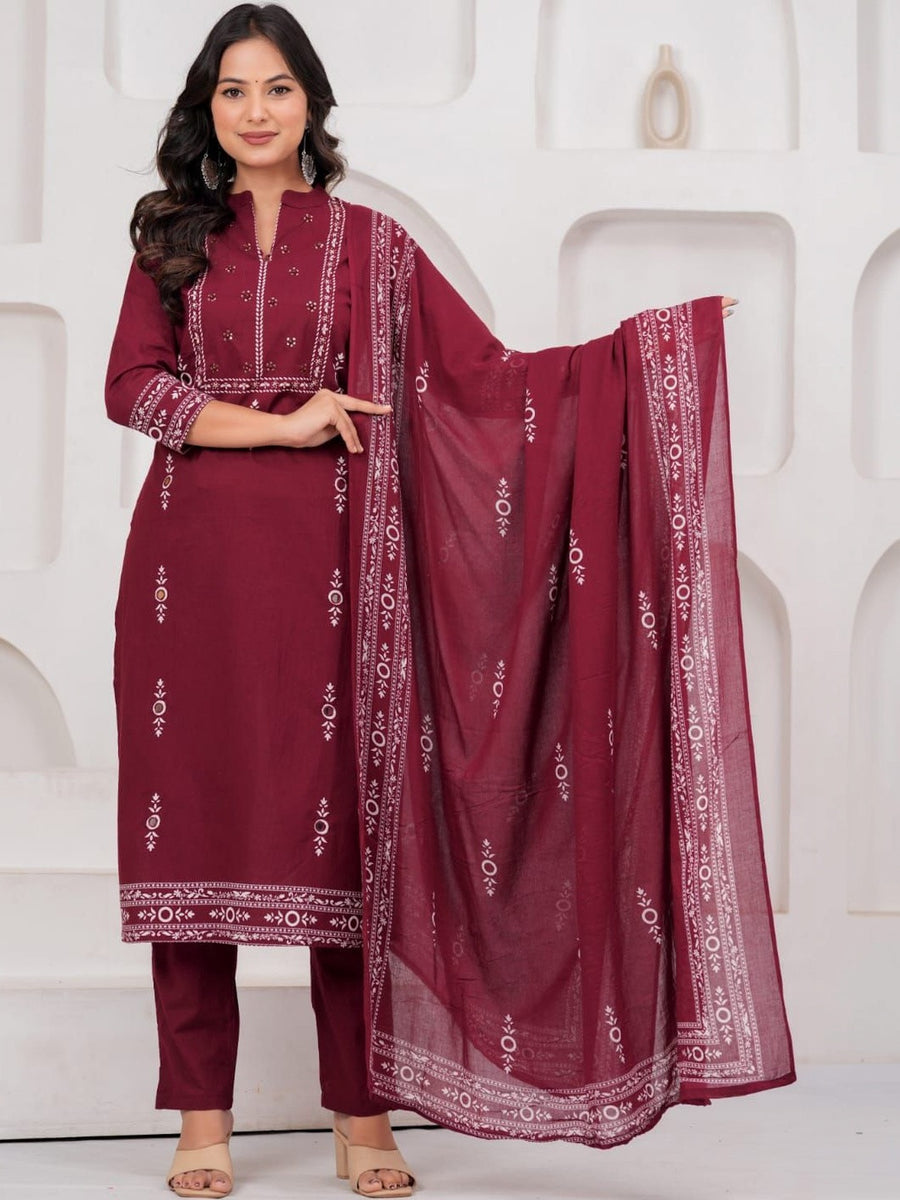 Rajputana Camisa Women Ethnic Motifs Embroidered Pure Cotton Kurta Set Maroon